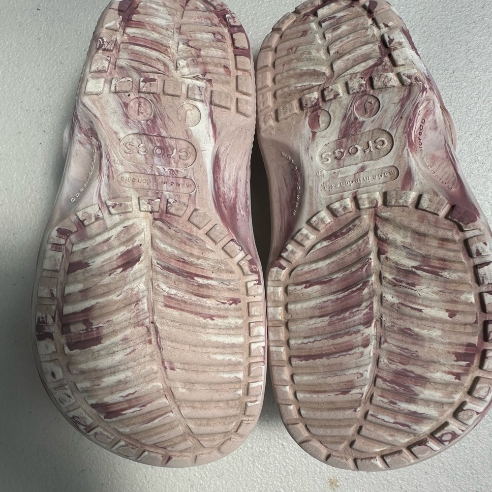 Marble Crocs - Picture 5 of 5